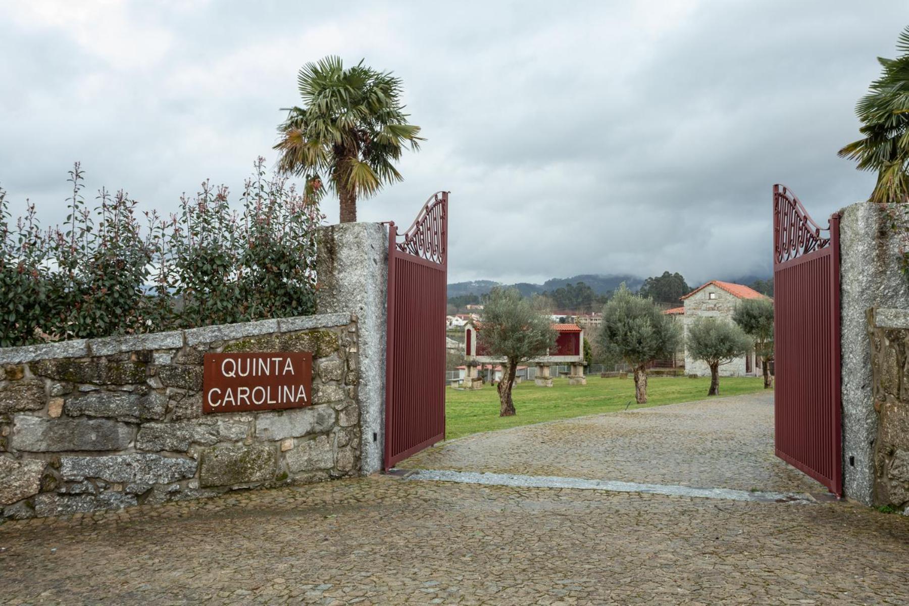 Отель Quinta Carolina Повуа-ди-Ланьозу Экстерьер фото